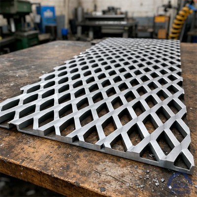 Алюминиевая декоративная просечно-вытяжная сетка 30х139х20 мм купить в Сыктывкаре